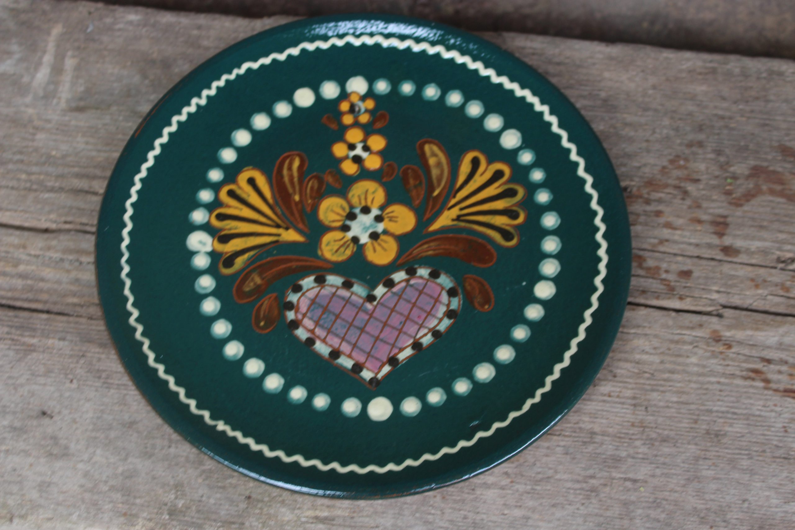 Floral HeartShaped Folk Art Ceramic Plate